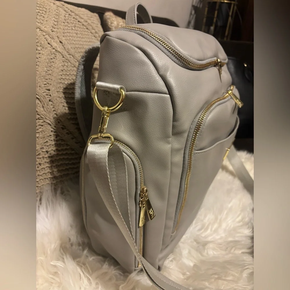 🩷💙Grey Fox Gray Diaper Bag with Gold Accents💙BABY BAG 👶 OF QUALITY. BOX B